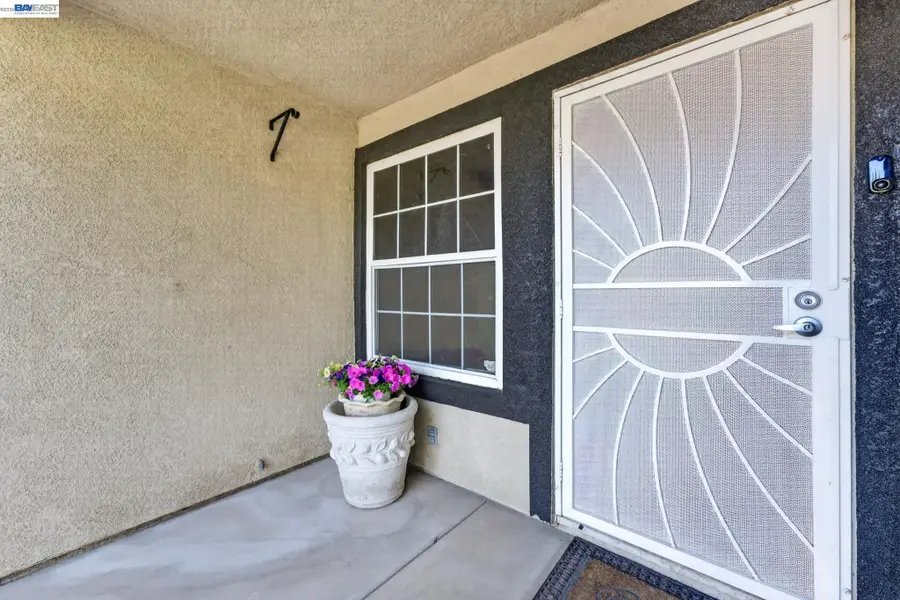 5912 Squire Wells Way, Riverbank, CA 95367 - #3