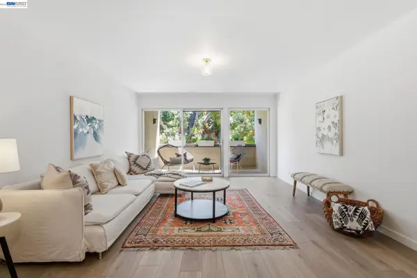 955 Shorepoint Ct  #100, ALAMEDA, CA 94501