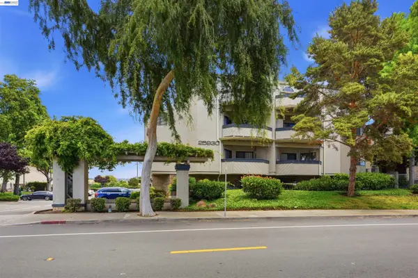 25930 Kay Ave  #302, HAYWARD, CA 94545