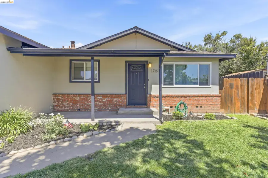 716 Cloverland Ct, Oakdale, CA 95361 - #2
