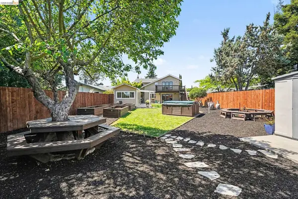 2092 Casa Grande St, BENICIA, CA 94510