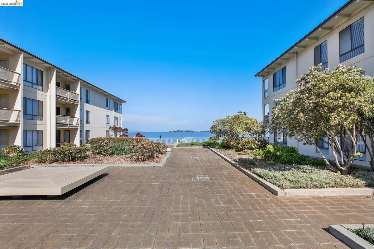 9 Commodore Dr  #A207, Emeryville, CA 94608 - #1