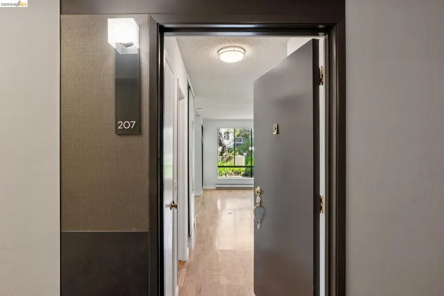 9 Commodore Dr  #A207, Emeryville, CA 94608 - #3