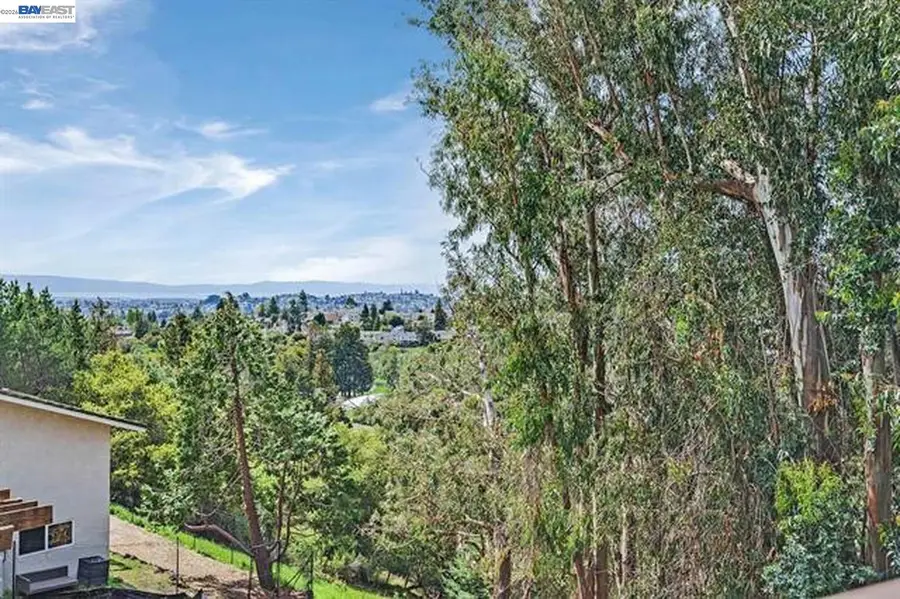 18019 Center St, Castro Valley, CA 94546 - #2