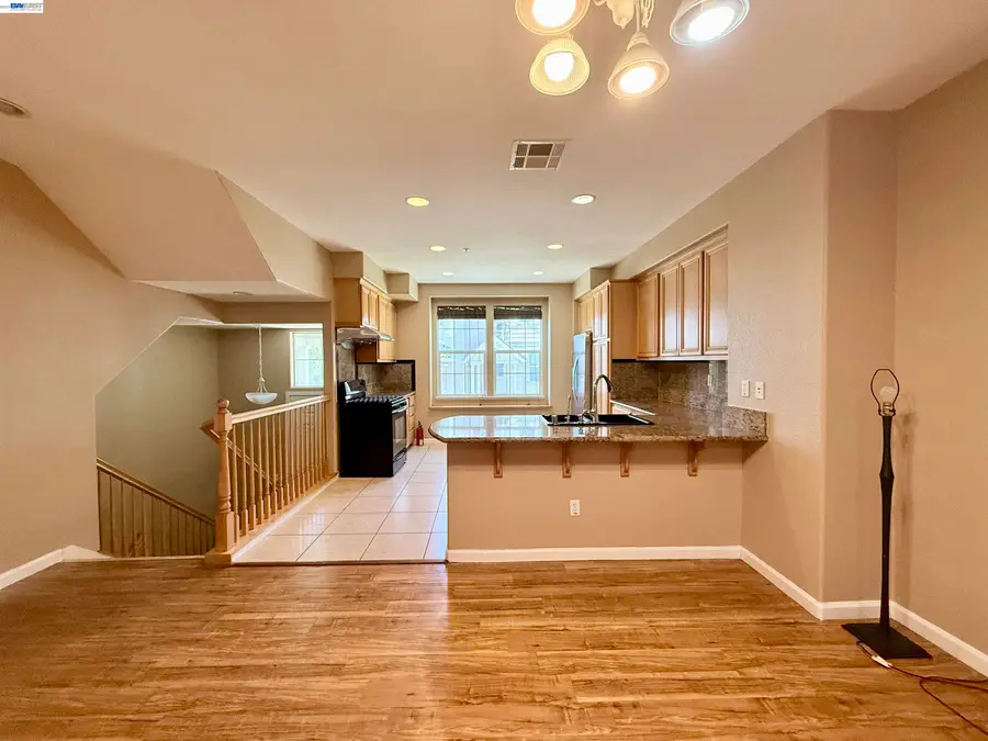 550 Summer Ln, Richmond, CA 94806 - #2