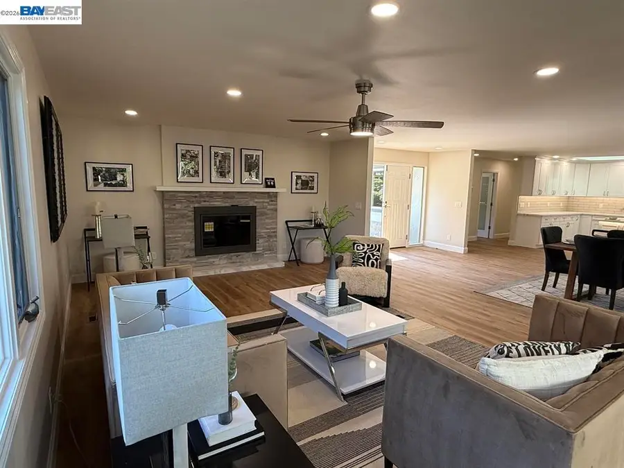 174 Town And Country Dr, Danville, CA 94526 - #3