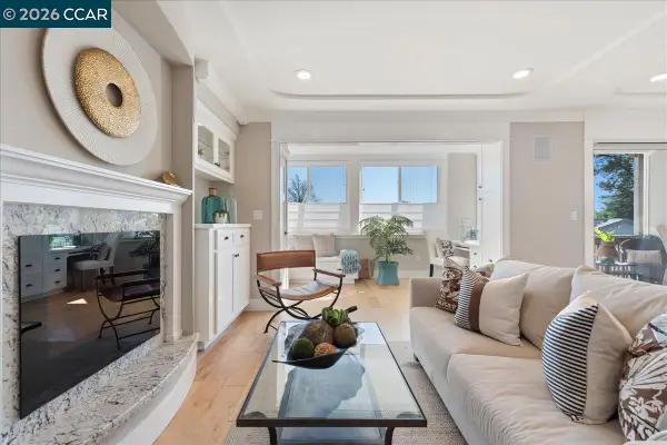 2501 Pine Knoll Dr  #8, WALNUT CREEK, CA 94595