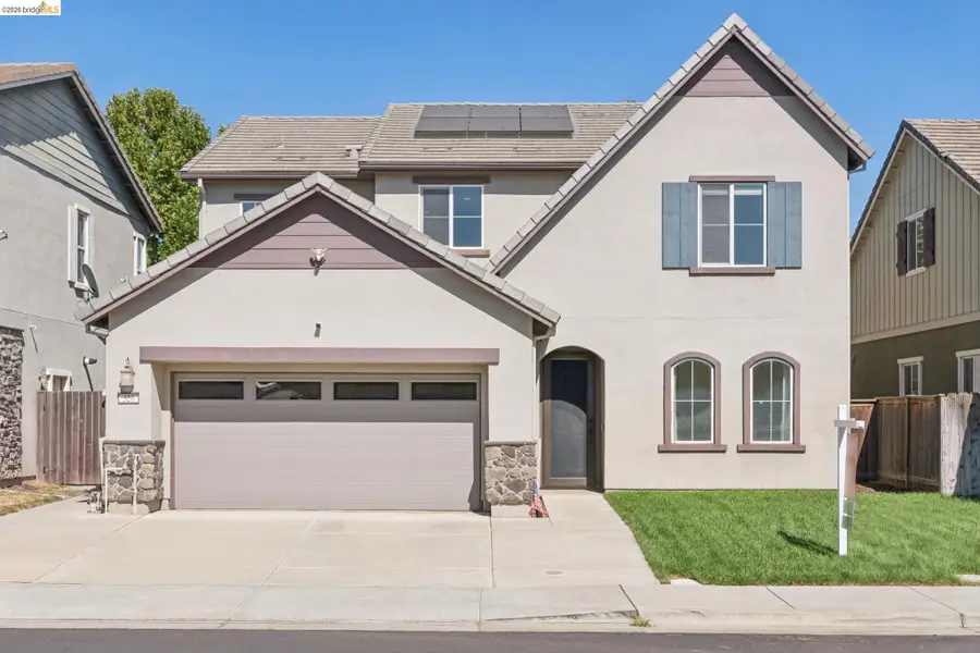 320 Heritage Ln, Dixon, CA 95620 - #2