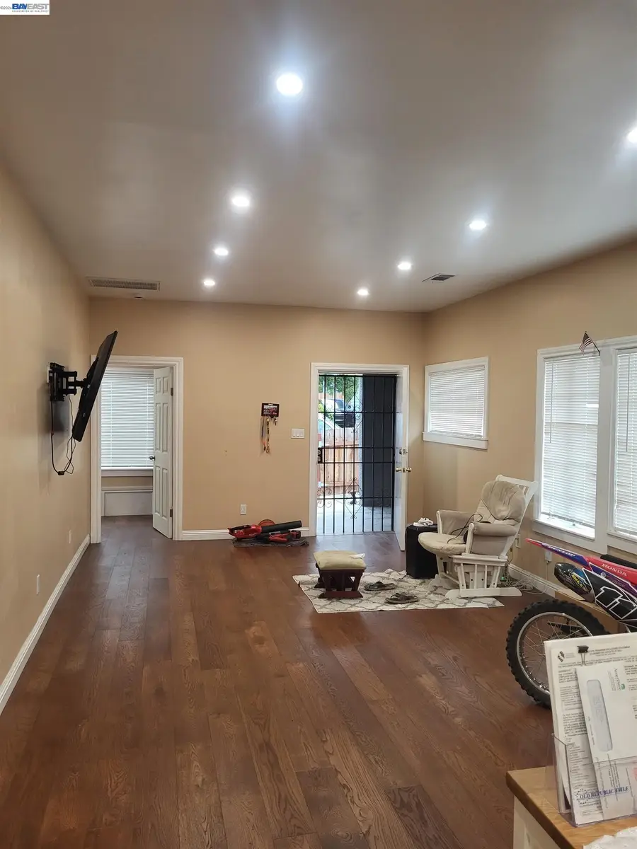 2137 27th, Oakland, CA 94606 - #2