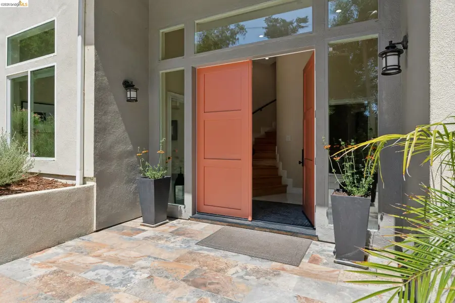 1860 Arrowhead Dr, Oakland, CA 94611 - #3