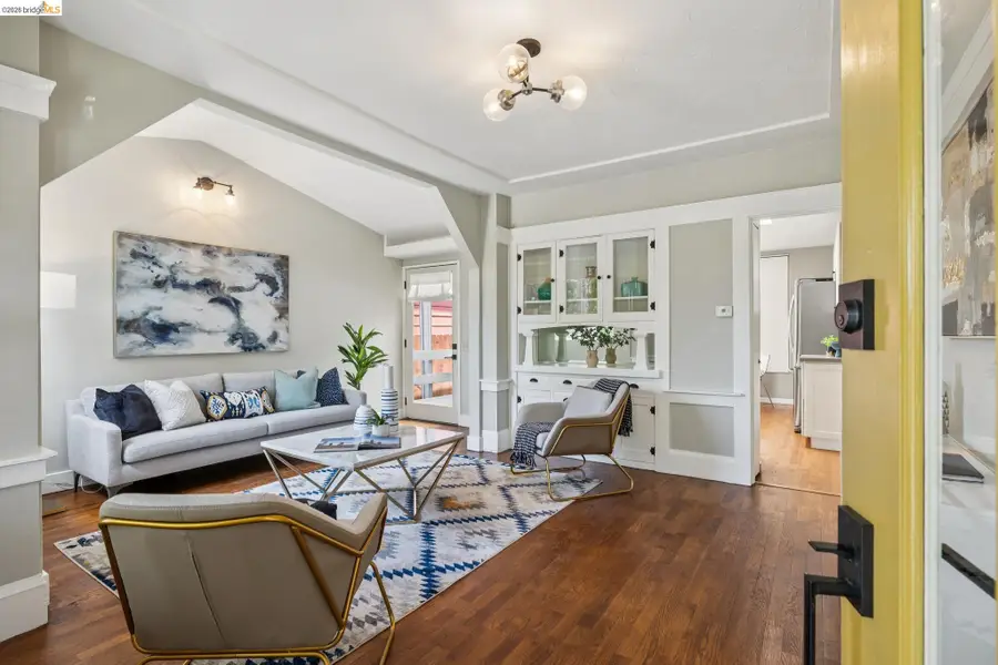 870 43Rd St, Oakland, CA 94608 - #2