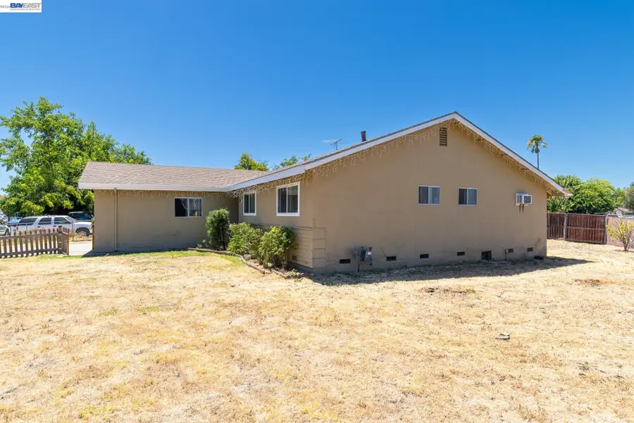 7700 Laramore, Sacramento, CA 95832 - #2