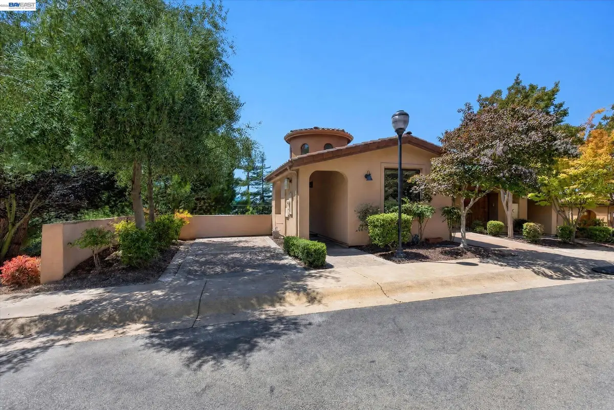 84 Siena Dr, Oakland, CA 94605 - #1
