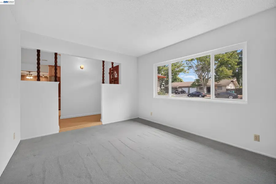 421 East Serrano Way, Stockton, CA 95207 - #3