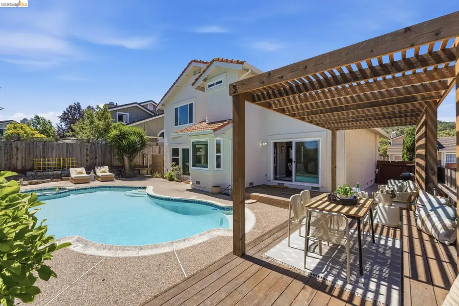 2137 Pheasant Dr, Hercules, CA 94547 - #2