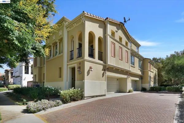 2811 Quarryhill Ave  #4, LIVERMORE, CA 94551
