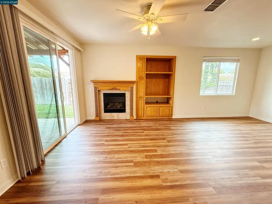 413 Arlingdale Cir, Rio Linda, CA 95673 - #3