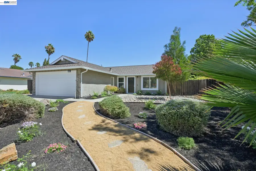 1665 Honeysuckle Rd, Livermore, CA 94551 - #3