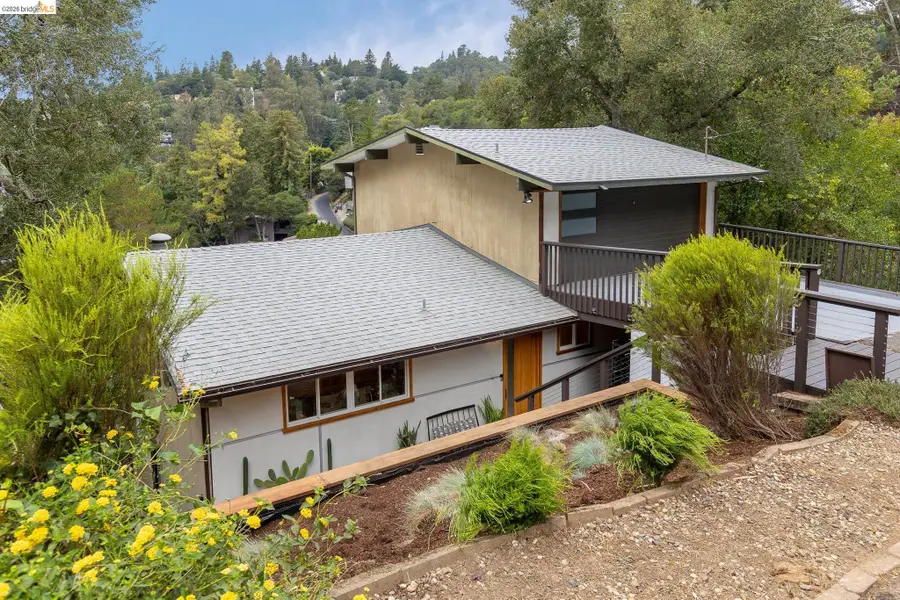 5949 Alhambra Ave, Oakland, CA 94611 - #3