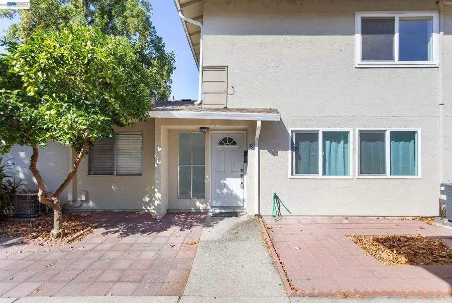 1387 Del Rio Cir  #B, Concord, CA 94518 - #2