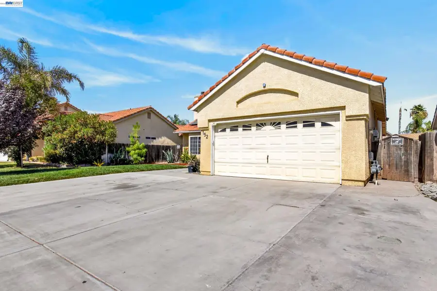 152 Chardonnay Street, Los Banos, CA 93635 - #3