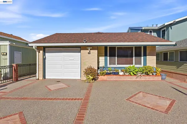 22 John Glenn Cir, DALY CITY, CA 94015