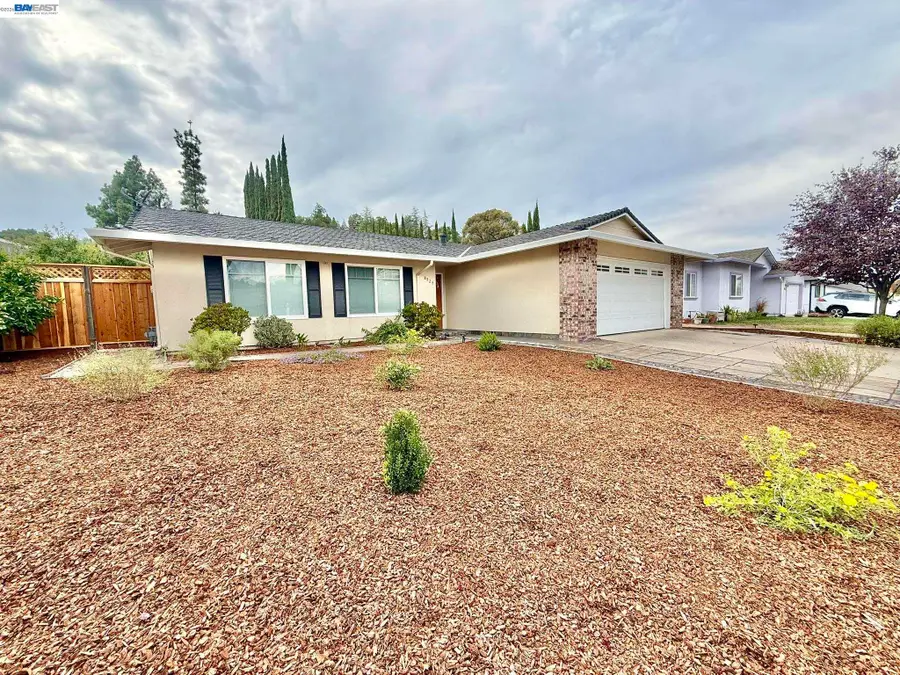 8525 Ousley Dr, Gilroy, CA 95020 - #2