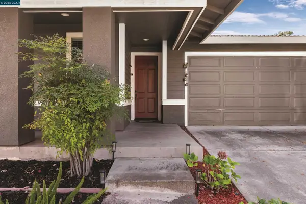 2046 Northfield Dr, SANTA ROSA, CA 95403