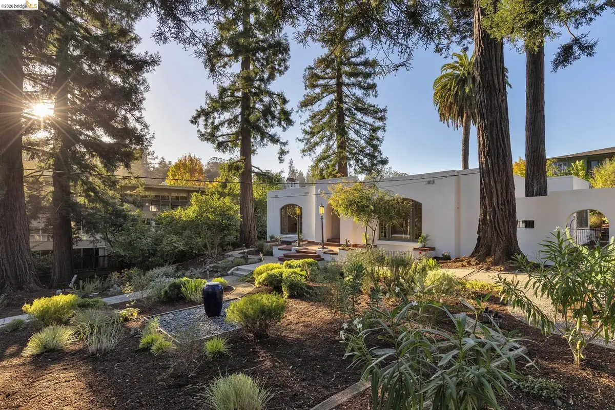 5529 Snake Rd, Oakland, CA 94611 - #1