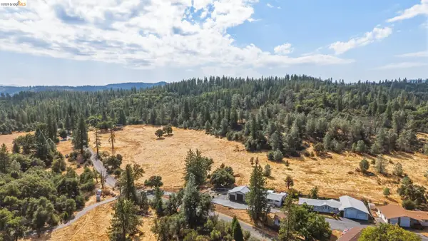 22880 Parkwood Dr, GROVELAND, CA 95321