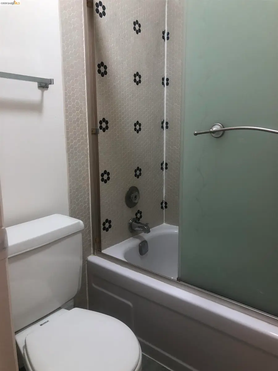 250 Whitmore St  #302, Oakland, CA 94611 - #2