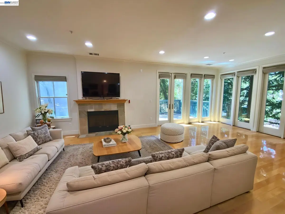 19 Edgewood Pl, Belmont, CA 94002 - #1