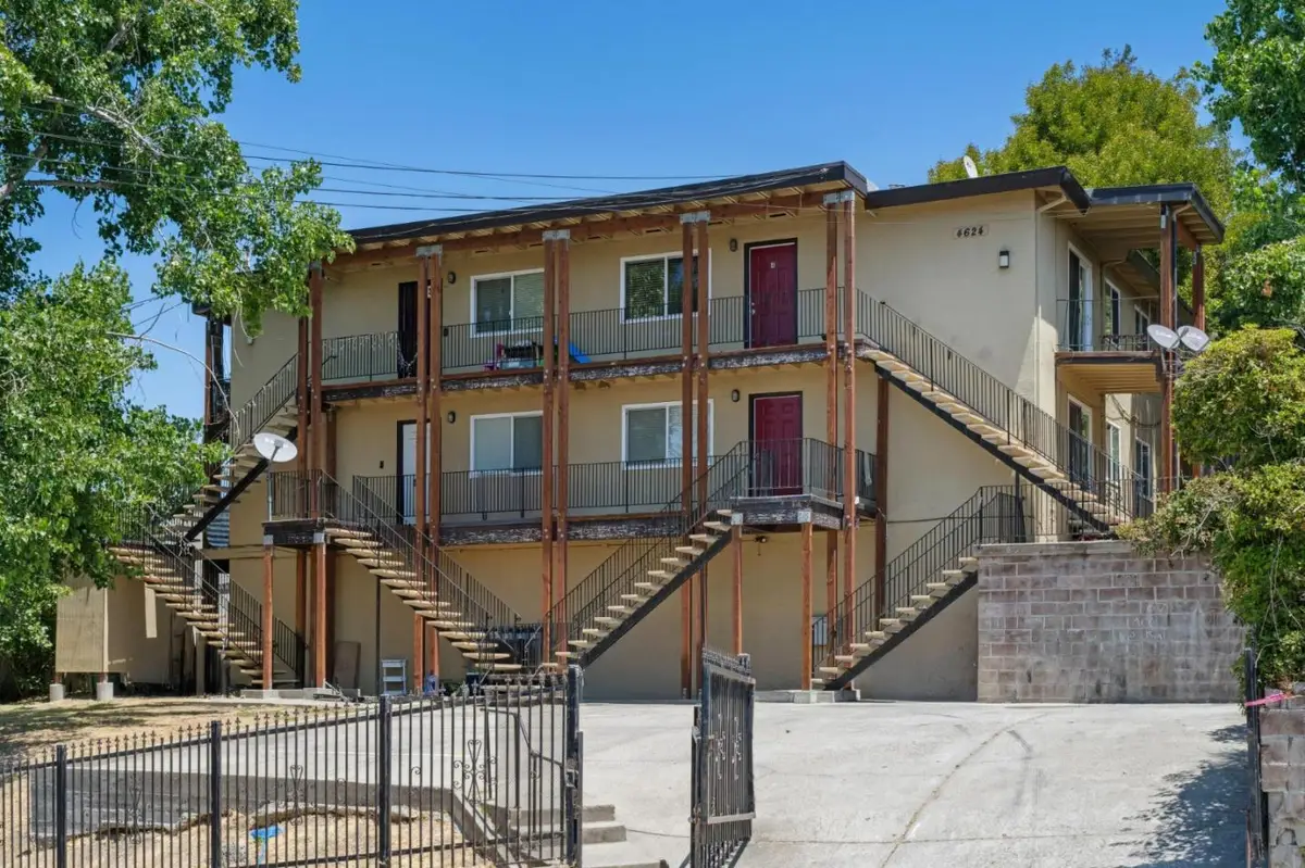 4624 Fairfax Avenue, Oakland, CA 94601 - #1