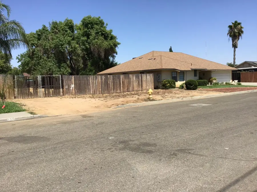 413,411 Fig Street, Madera, CA 93638 - #3