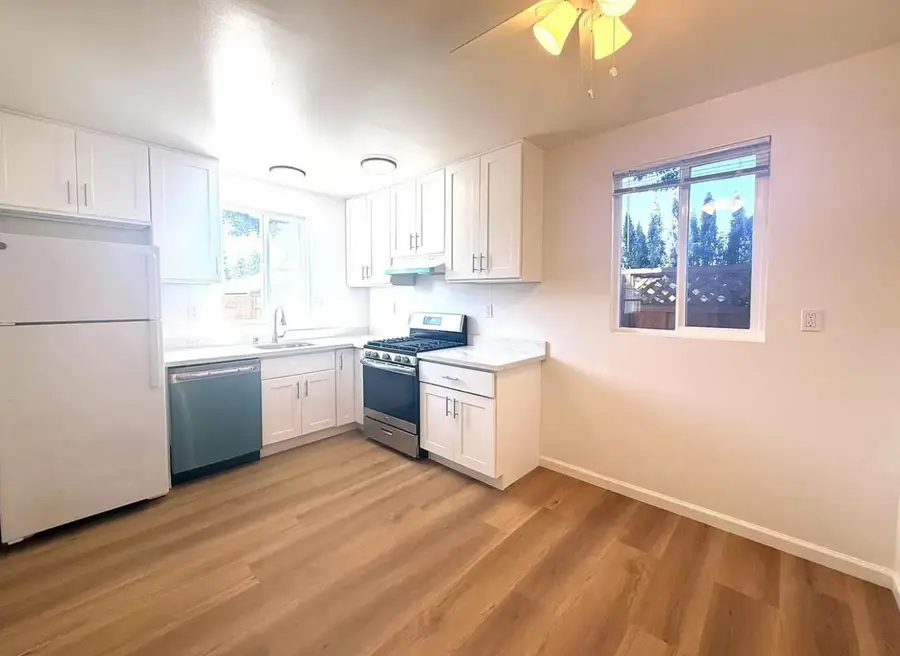 717 Ehrhorn Avenue, Mountain View, CA 94041 - Image #2