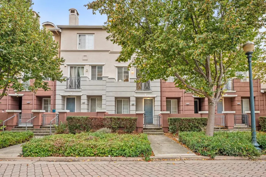 728 City Walk Place  #4, Hayward, CA 94541 - Image #2