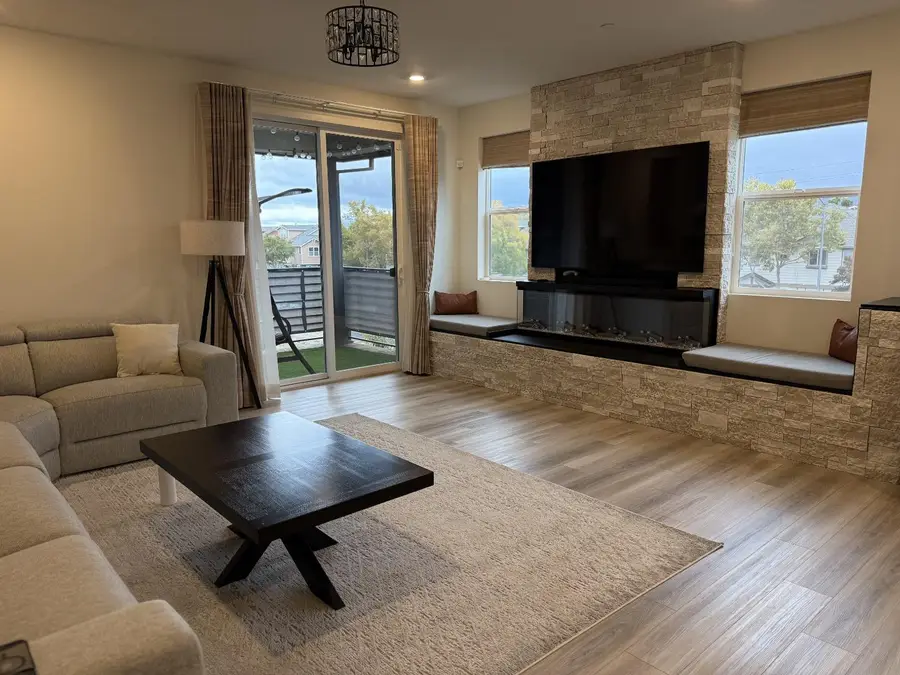 6382 Dove Avenue, Dublin, CA 94568 - Image #2