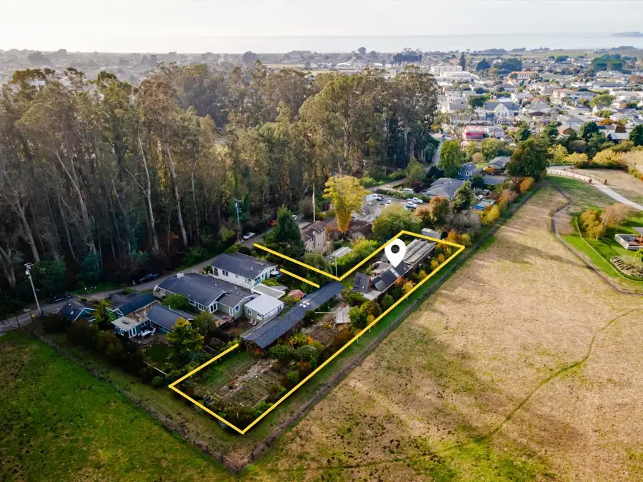 1009 Miramontes Street, Half Moon Bay, CA 94019 - Image #2