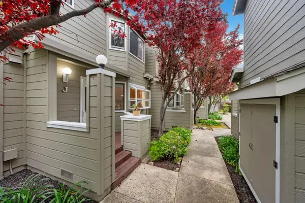 2071 Plymouth Street  #J, MOUNTAIN VIEW, CA 94043