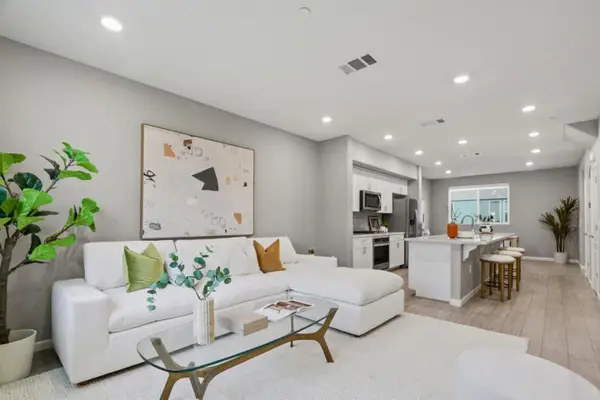 157 Llano De Los Robles Avenue  #4, San Jose, CA 95136