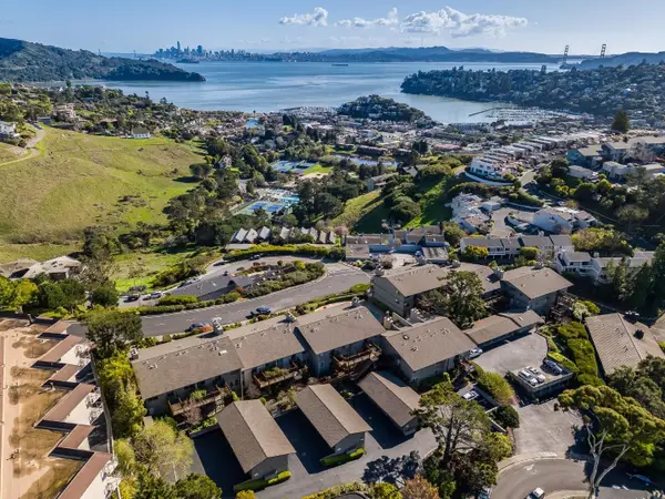 28 Marinero Circle  #18, BELVEDERE TIBURON, CA 94920