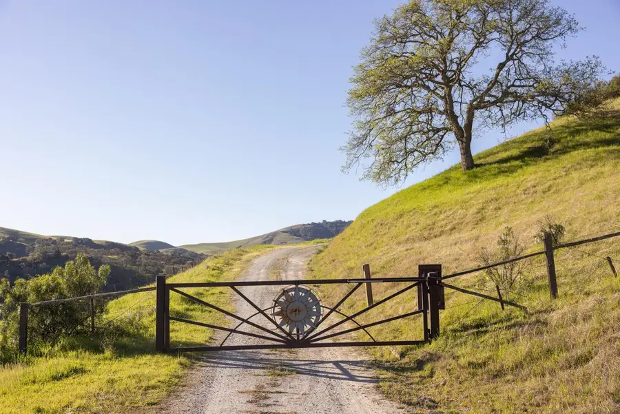 28000 Underwood Road, Corral De Tierra, CA 93908 - #2