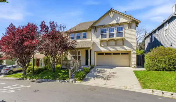 166 Kensington Circle, HERCULES, CA 94547