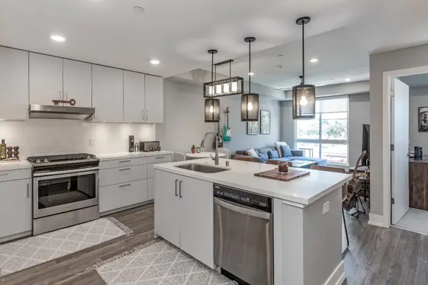 1048 Monroe Street  #207, Santa Clara, CA 95050