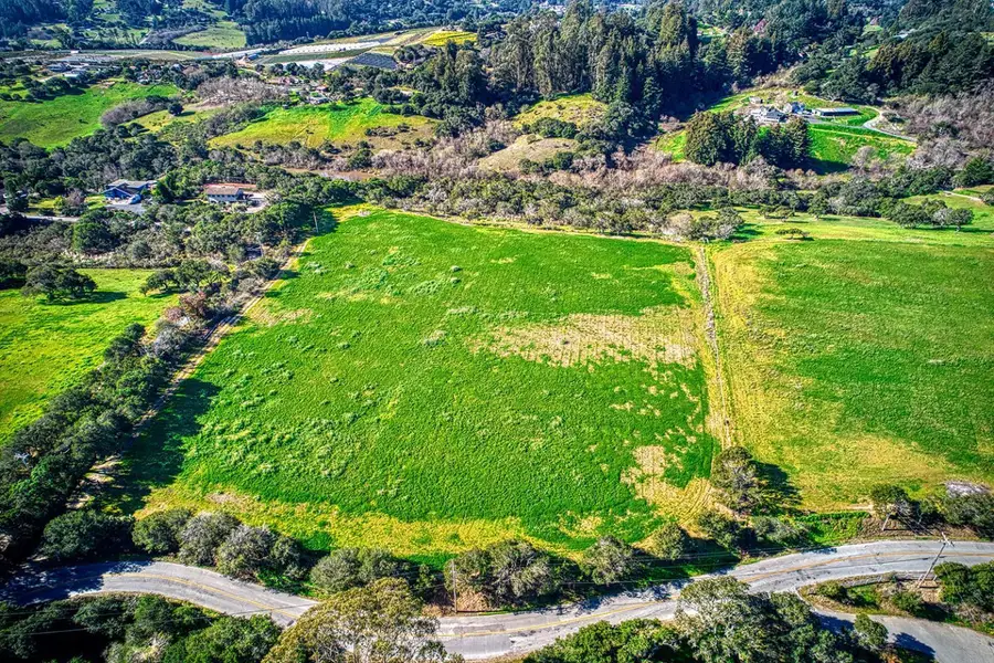 571 Calabasas Road, Watsonville, CA 95076 - #2