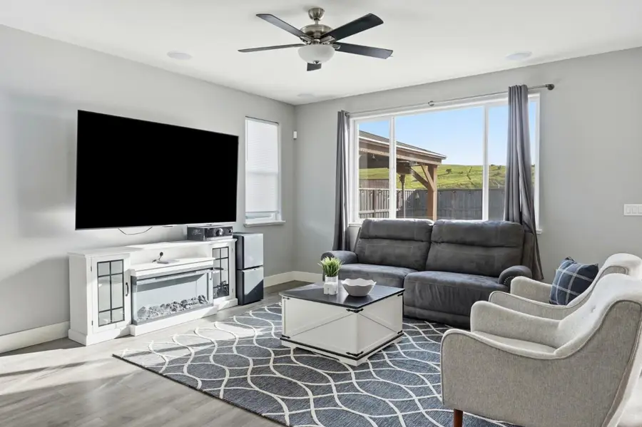 190 Tanoak Street, Hollister, CA 95023 - #3