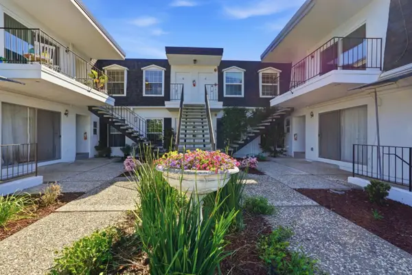 1915 Mount Vernon Court  #16, Mountain View, CA 94040