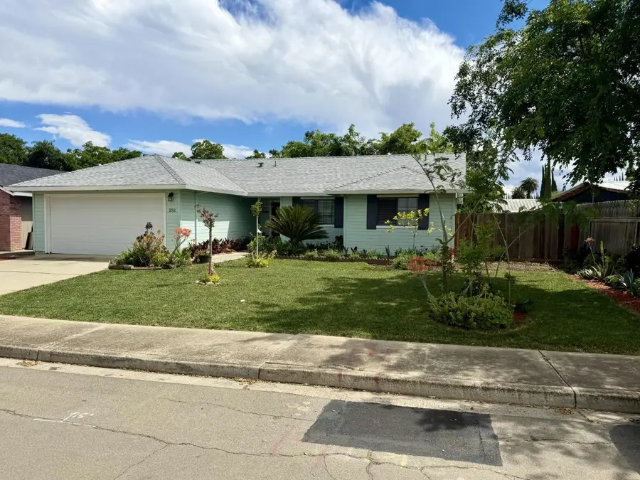 252 Finster Street, Patterson, CA 95363 - #2