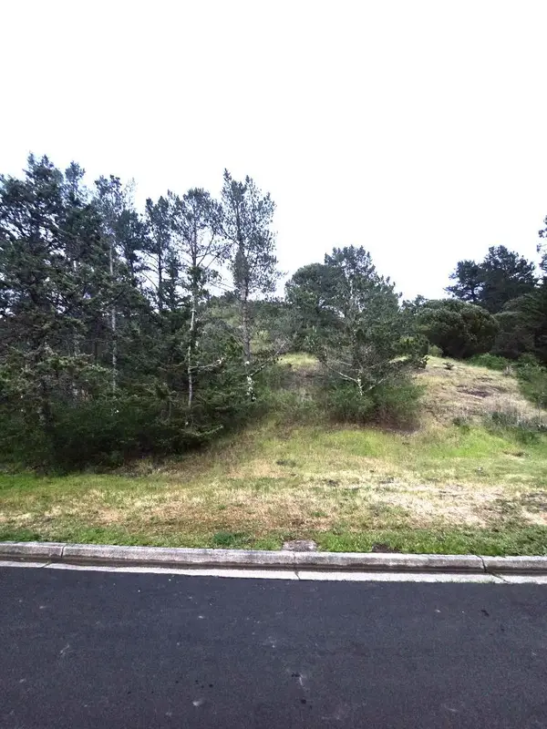 20 Barton Place, PACIFICA, CA 94044
