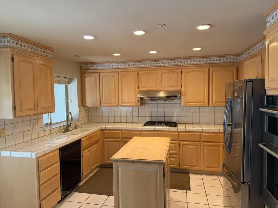 Address Withheld By Seller, Salinas, CA 93906 - #2